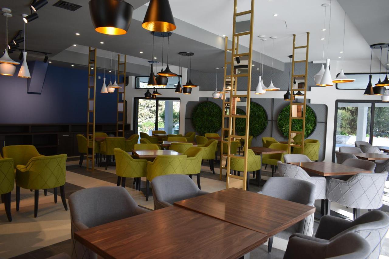 Prenociste Srebrno Jezero Hotel Veliko Gradište Buitenkant foto