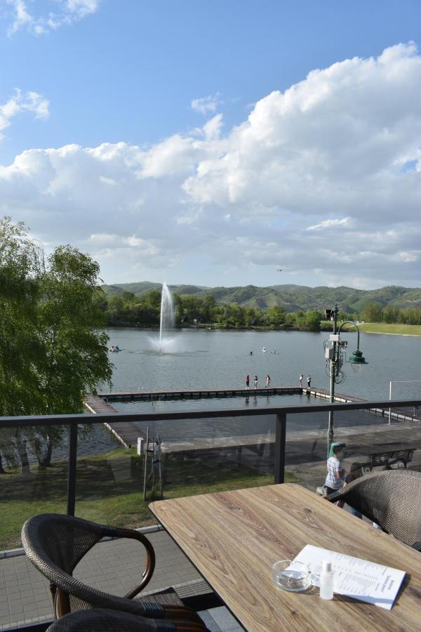 Prenociste Srebrno Jezero Hotel Veliko Gradište Buitenkant foto