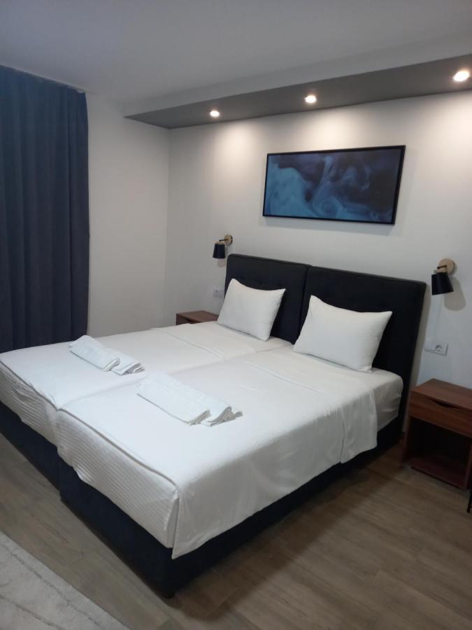 Prenociste Srebrno Jezero Hotel Veliko Gradište Buitenkant foto