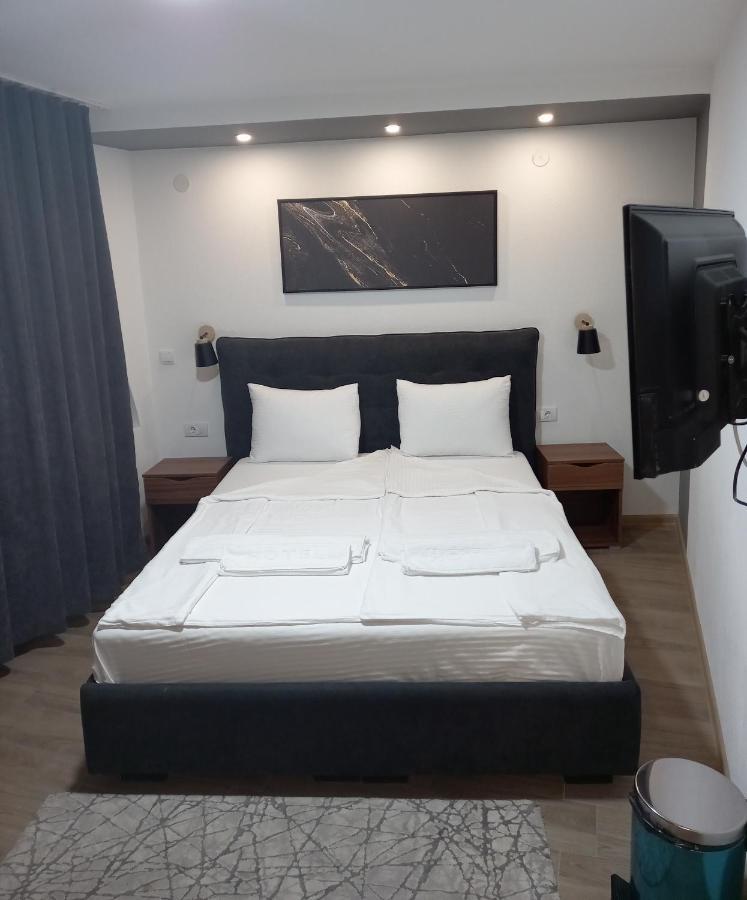 Prenociste Srebrno Jezero Hotel Veliko Gradište Buitenkant foto