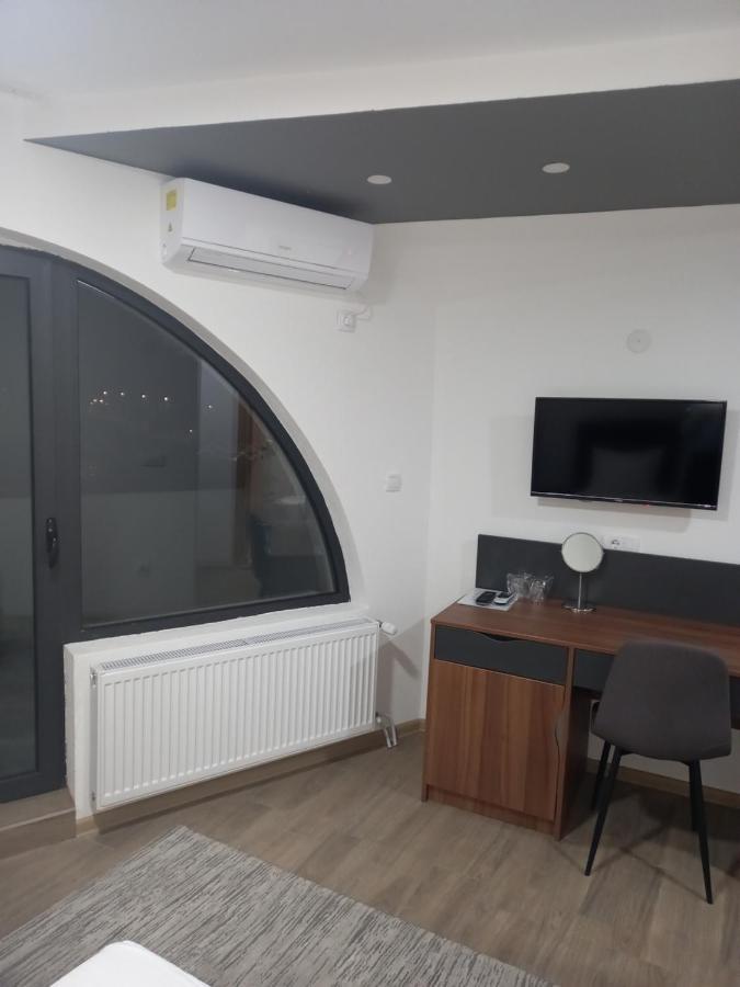 Prenociste Srebrno Jezero Hotel Veliko Gradište Buitenkant foto