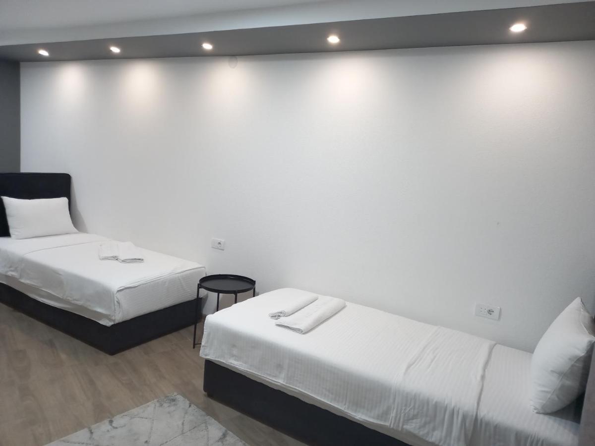Prenociste Srebrno Jezero Hotel Veliko Gradište Buitenkant foto